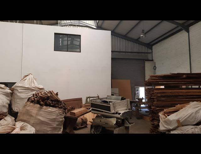 450M² FACTORY TO LET IN TRIANGLE FARM